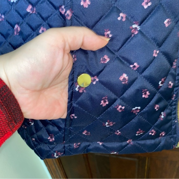 Laura Scott Navy Blue Floral Fleece Lined Insulated Quilted Vest with Pockets - Picture 8 of 8